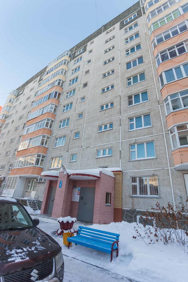 Apartment On Permyakova 76 チュメニ エクステリア 写真